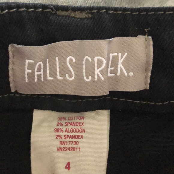 Woman’s button skirt - Picture 3 of 3